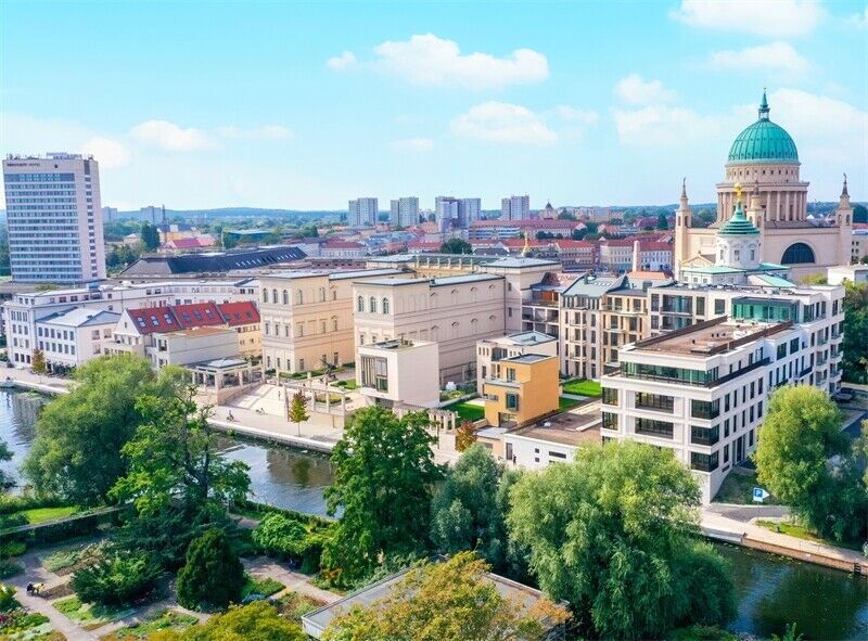 EXKLUSIVE DESIGNER-WOHNUNG MIT WEITBLICK - vom Stararchitekten mit Parkblick - direkt am Wasser in Potsdam