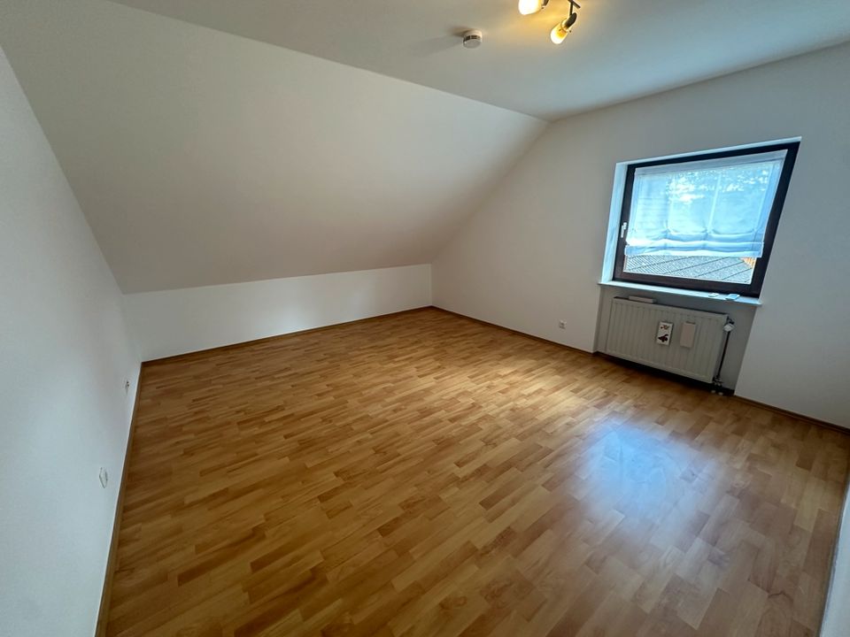 Komfortable 4-Zimmer Wohnung mit gehobener Austtattung in Großholbach