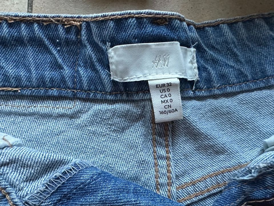 3 Shorts H&M Gr 32 (XXS) kurze Hose Damen Jeans in Hövelhof