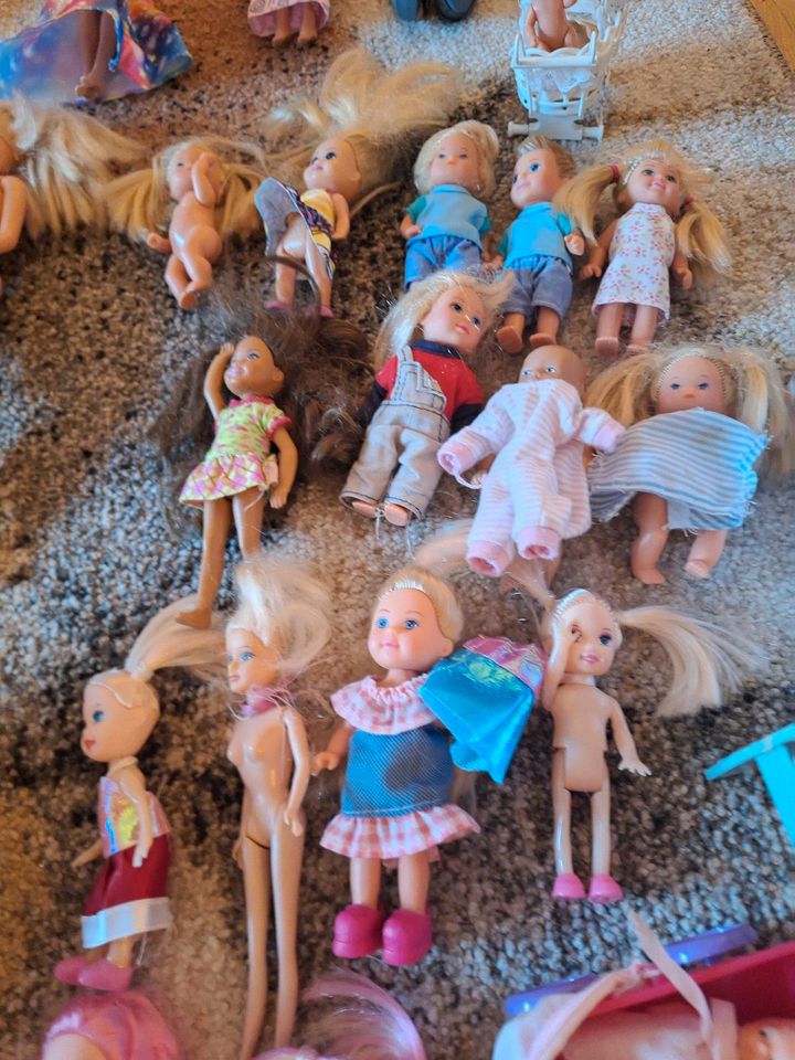 Kinder Puppen Babypuppen Barbie Zubehör in Untermerzbach