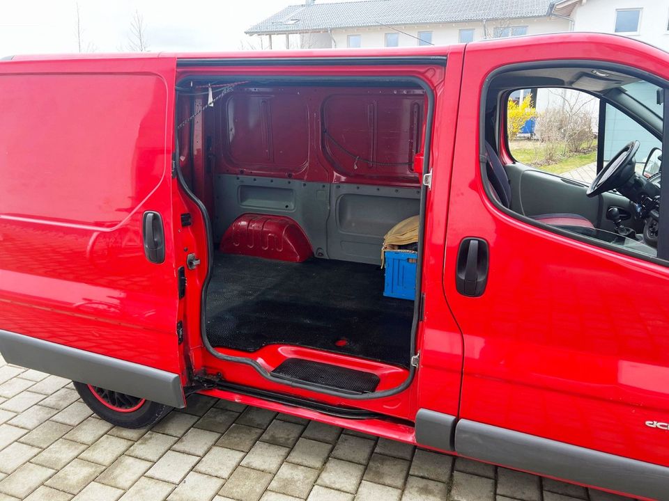 Renault Renault Trafic AHK 2,5L/135PS HU/AU 04.2026 in Fürstenfeldbruck