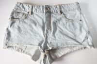 H&M HundM Shorts Kurze Pants Jeanshose Gr. 40 Used Look Washed Berlin - Tempelhof Vorschau