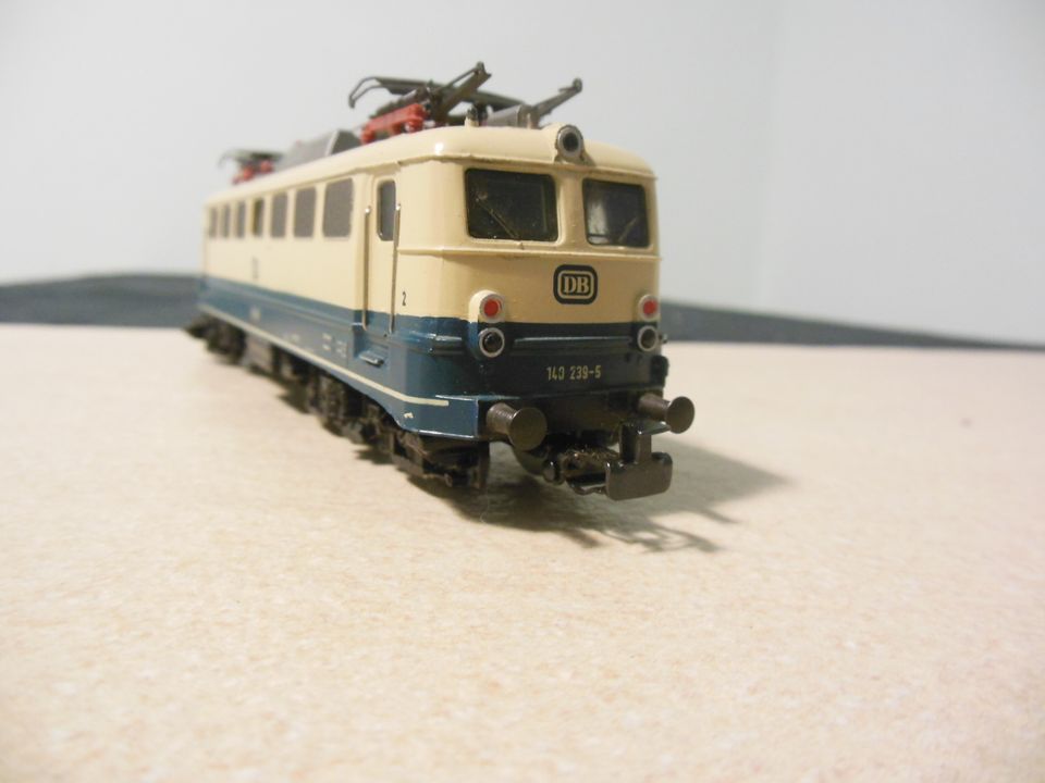 Märklin HO 3156 E-Lok BR140239-5 der DB ohne OVP in Beckingen