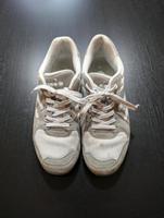 Diadora Schuhe Herren Gr. 43 Grau Weiß Baden-Württemberg - Gutach (Schwarzwaldbahn) Vorschau