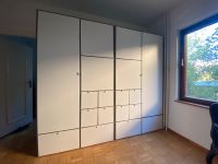 IKEA VISTHUS Kleiderschrank/Schlafzimmer grau/weiß - neuwertig Berlin - Reinickendorf Vorschau