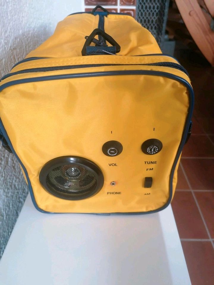 Reise  - Sport Tasche mit integrierten Radio in Thundorf