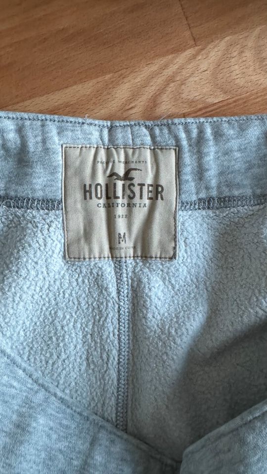 Hollister Herren Jogginghose grau Gr.M in Nidderau