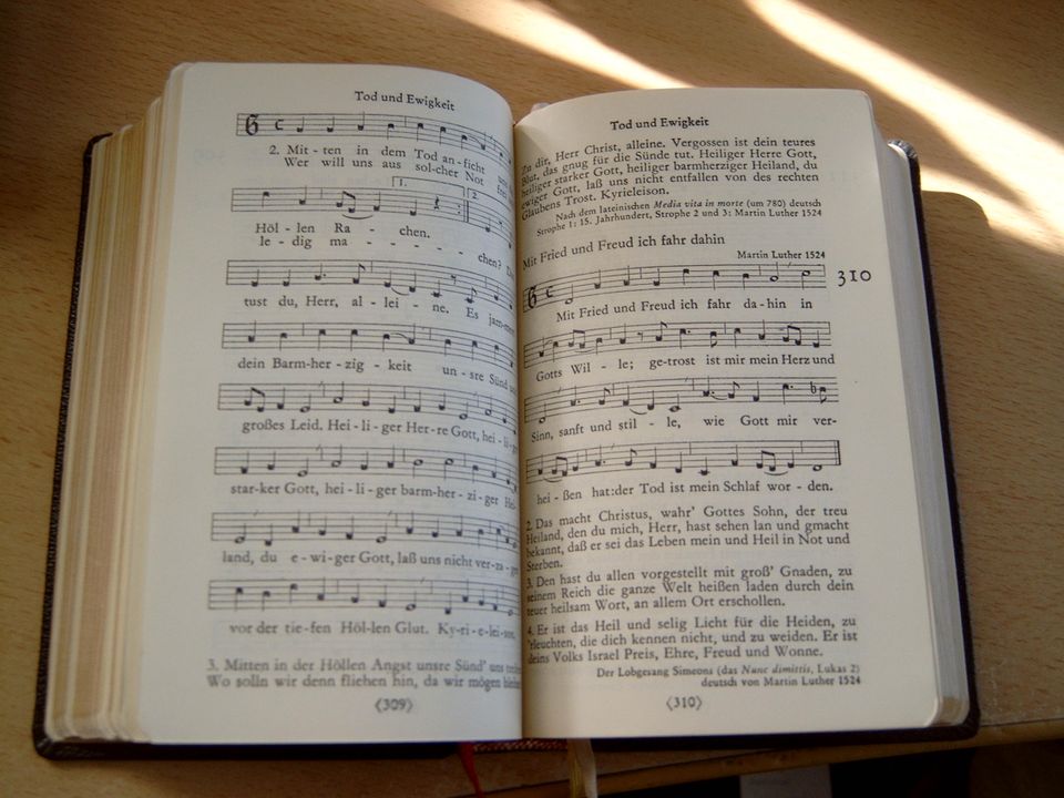 altes Kirchengesangbuch EKG 1973 Goldschnitt Widmung innen in Stauchitz