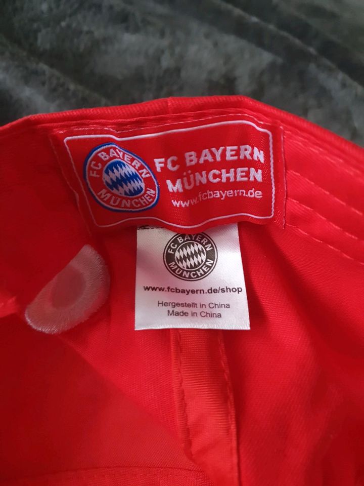 Kinder FCB bayern München Schildkappe Kopfbedeckung Martinez in Uhldingen-Mühlhofen