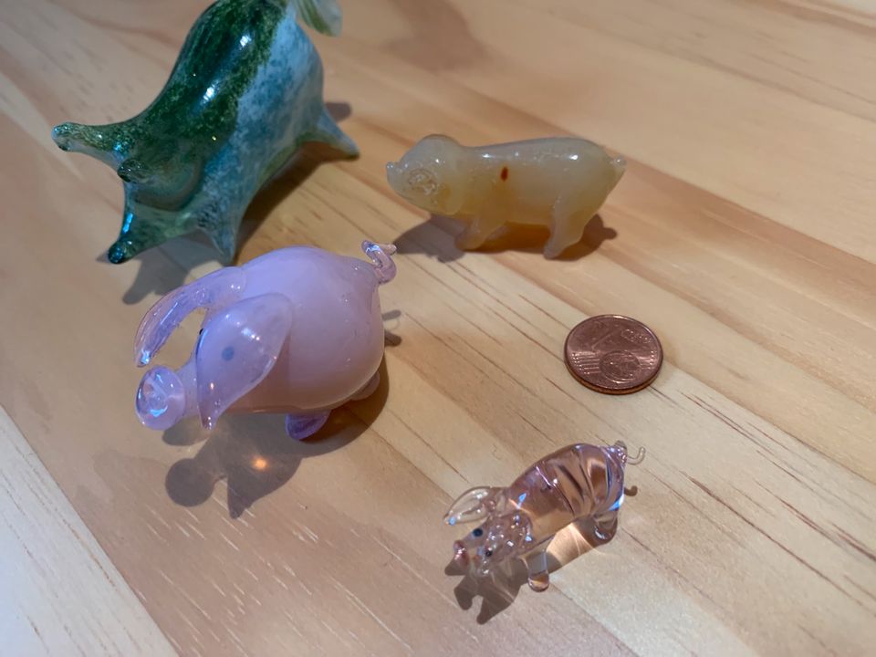 Bunte Glasschweine Glasfiguren Schwein in Rastede