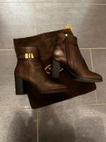 Edle braune Tods Stiefeletten Leder Absatz 40,5 NP ca. 790€ München - Sendling-Westpark Vorschau