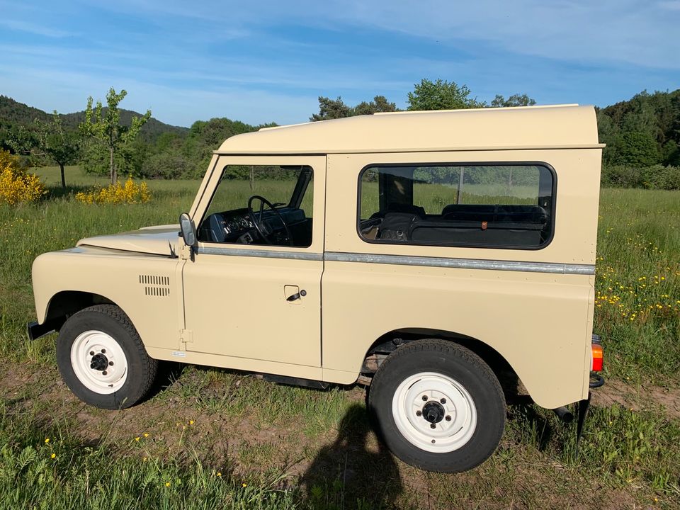 Land Rover Defender Santana 2.5 DC in Böllenborn