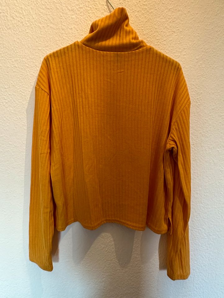 Senfgelbes Crop Shirt in Bremen