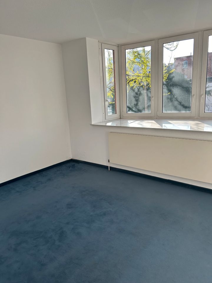 Super traumhafte 2 Zimmer Wohnung Nähe Schlachte mit Balkon und Garage in Bremen