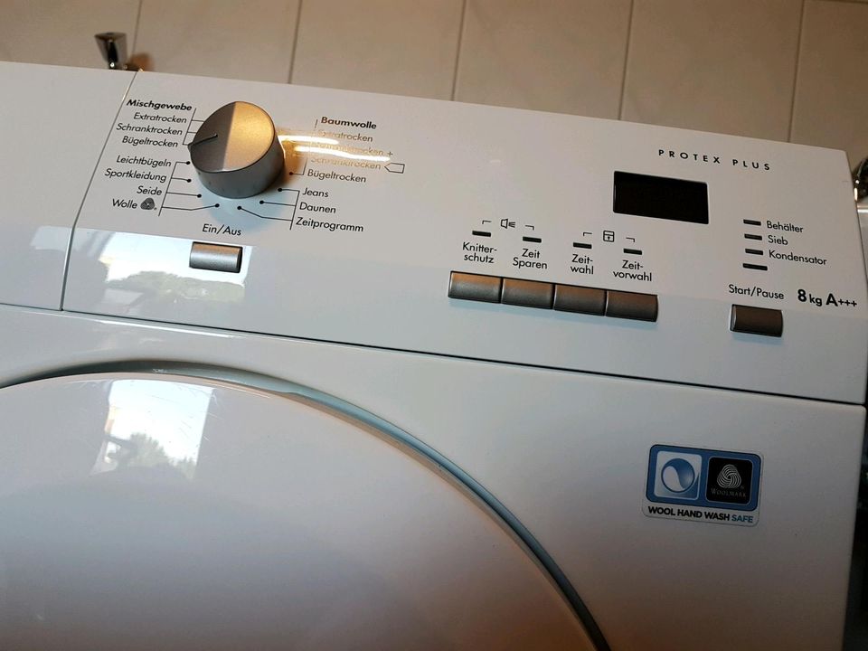 AEG A+++ 8kg Defekt Wärmenpumpentrockner Trockner Haus Kleidung in  Rheinland-Pfalz - Mehlbach | Waschmaschine & Trockner gebraucht kaufen |  eBay Kleinanzeigen ist jetzt Kleinanzeigen