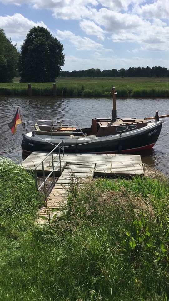 Tuckerboot, ähnlich Sloep, ehemaliger Motorsegler in Apen