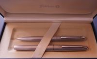 Pelikan Set P478 Silverstar und Kugelschreiber Silvexa Nordrhein-Westfalen - Salzkotten Vorschau