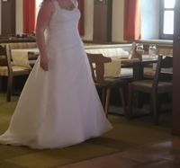 Hochzeitskleid gerissen nicht gereinigt zum Umschneidern Bayern - Tiefenbach Kr Passau Vorschau