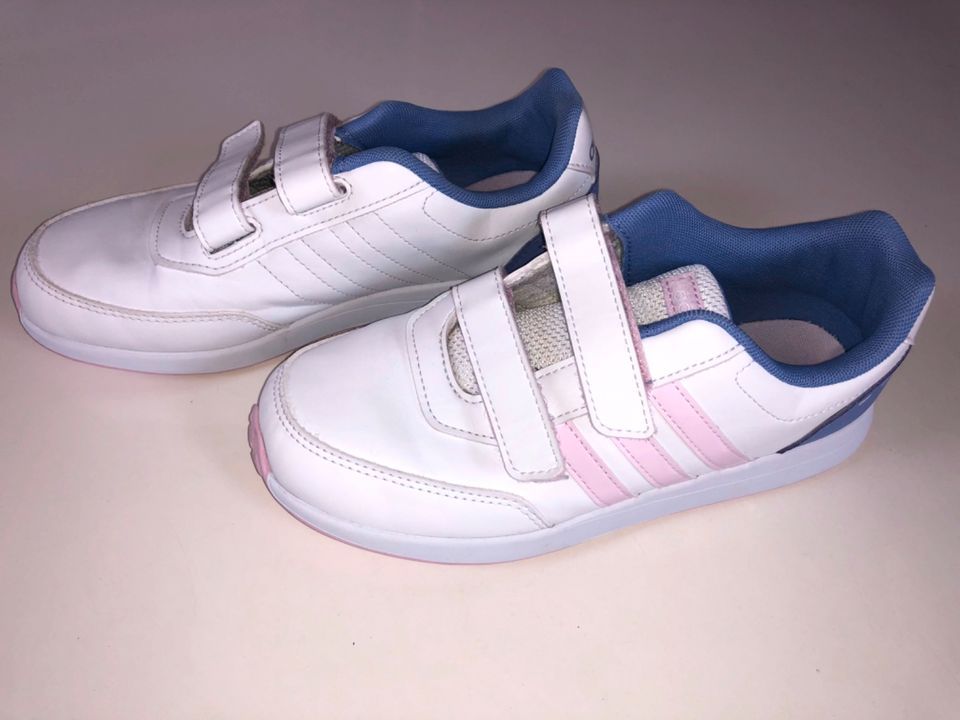 Adidas Sneaker Sportschuhe mit Klettverschluss Gr. 34 in Wismar