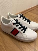 Bugatti Sneaker weiß rot blau Unicorn Silber Größe  40 Nordrhein-Westfalen - Detmold Vorschau