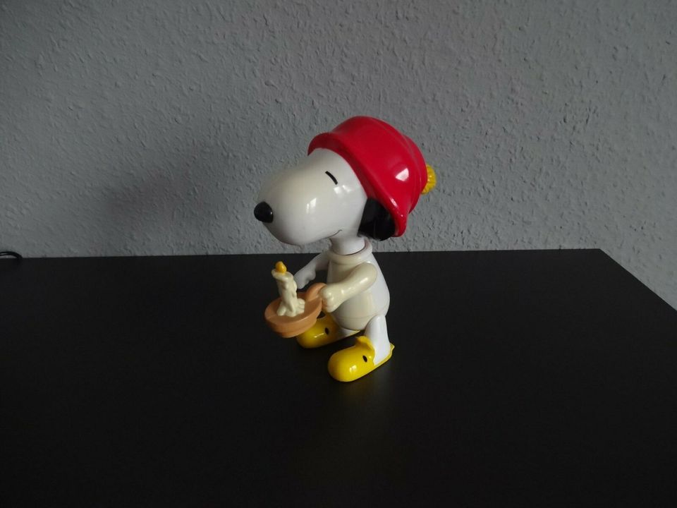 Peanuts Snoopy Figur MC Donalds 2000 beweglich mit Mütze und Kerze 17cm