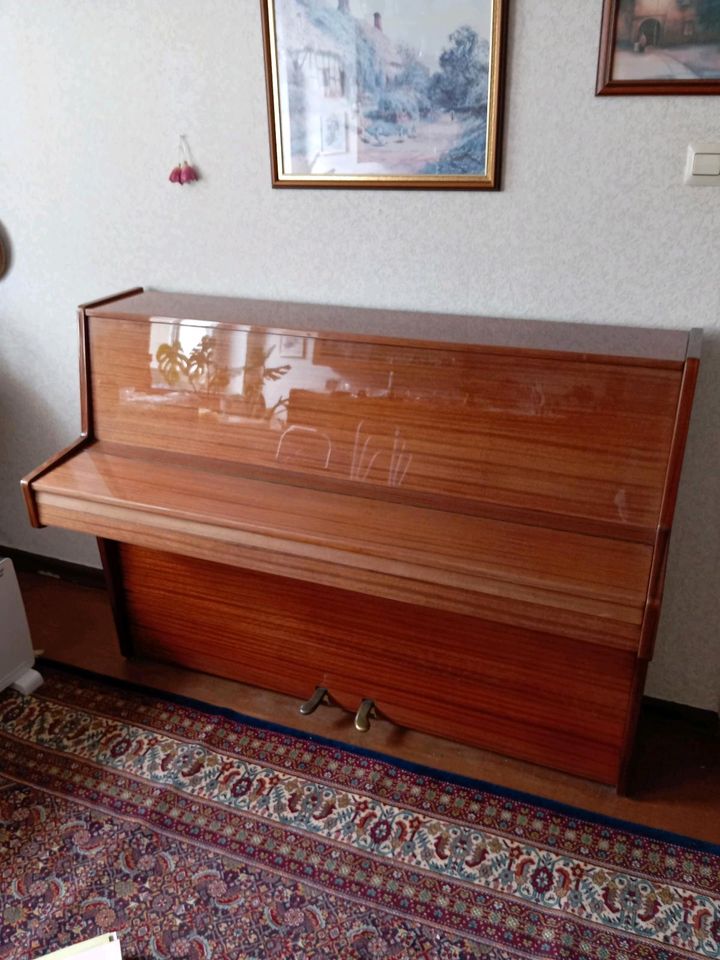 Klavier Marke Rönisch in Greifswald