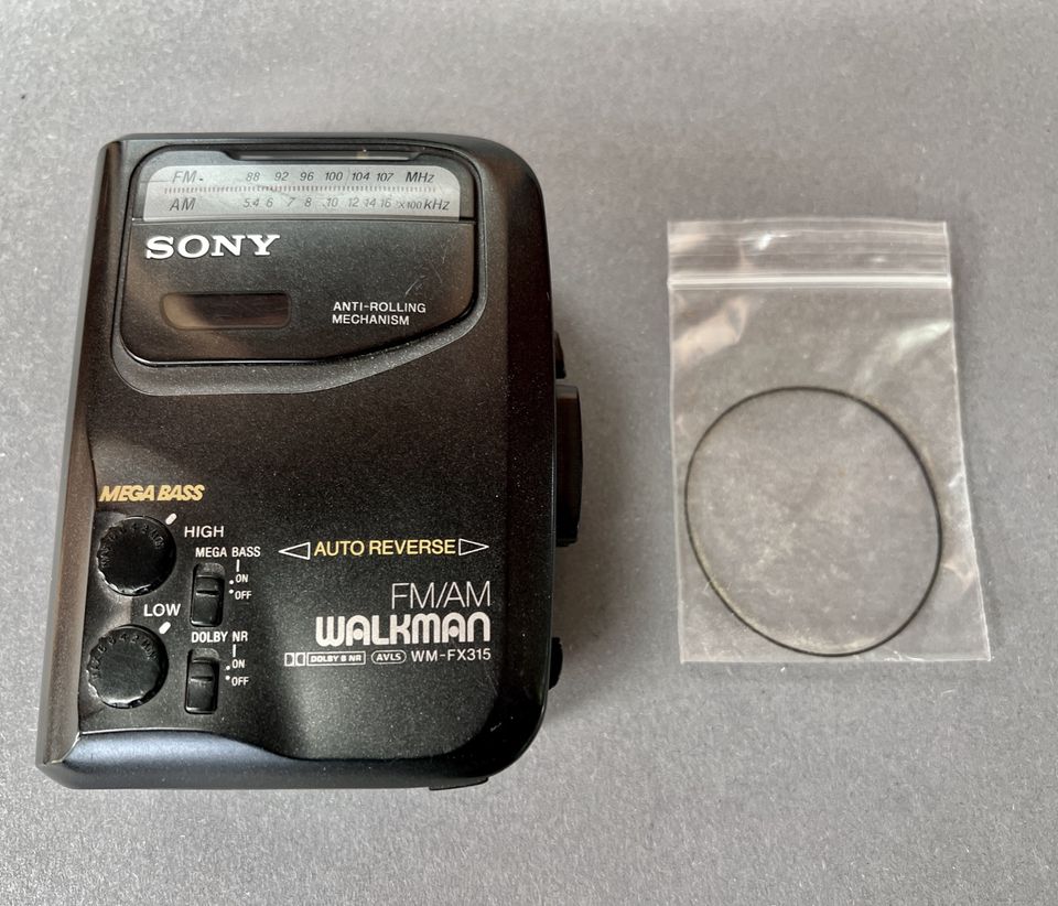 Walkman Sony WM-FX315 mit Radio AM/FM. Autorevers in Husum