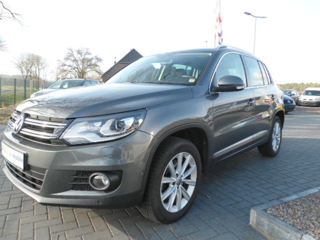 Volkswagen Tiguan Sport & Style 4Motion 1.4 TSI in Bergen an der Dumme