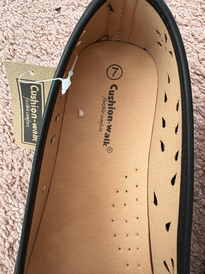 Schwarze Sandeln mit Peeptoe Cushion-Walk Größe 40 Neu in Berlin