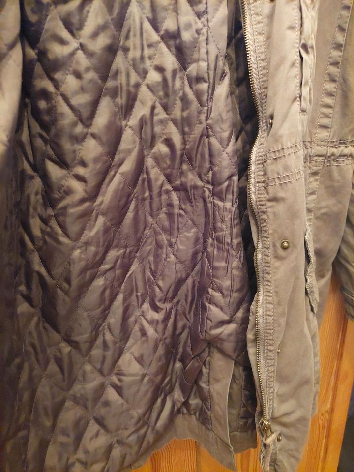 H&M Parka, Winterjacke , gefüttert, Gr 42 , oliv in Bochum