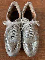 Lloyd Sneaker innen + aussen echtes Leder Gr5 bzw 38 Nordrhein-Westfalen - Oberhausen Vorschau