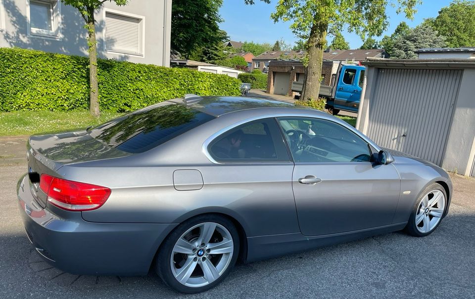 BMW E92 330d in Duisburg