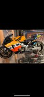 Repsol Honda RC2111V Valentino Rossi Minichamps / erst lesen Nordrhein-Westfalen - Solingen Vorschau