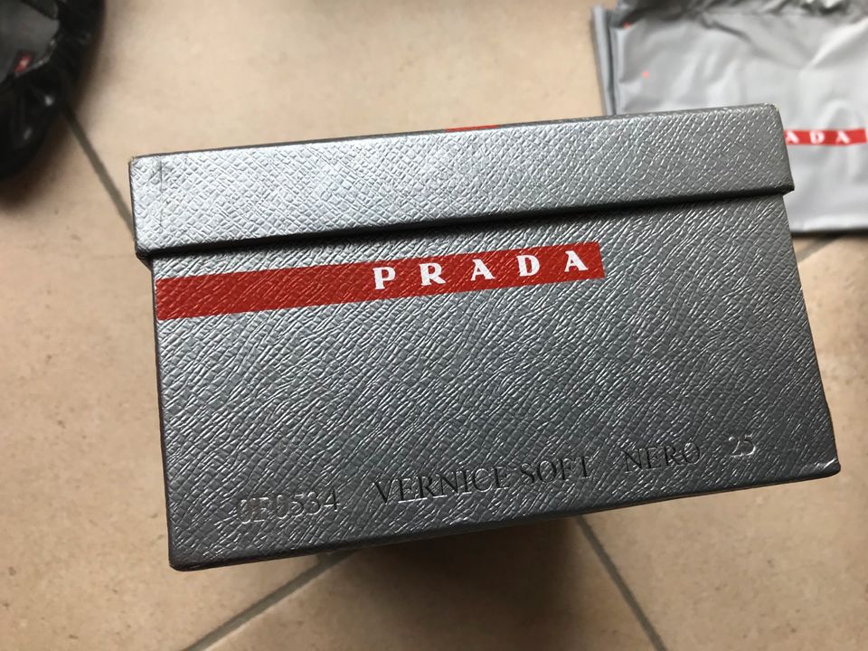 Original Prada Schuhe, Gr. 25, NP 250€ in Glonn