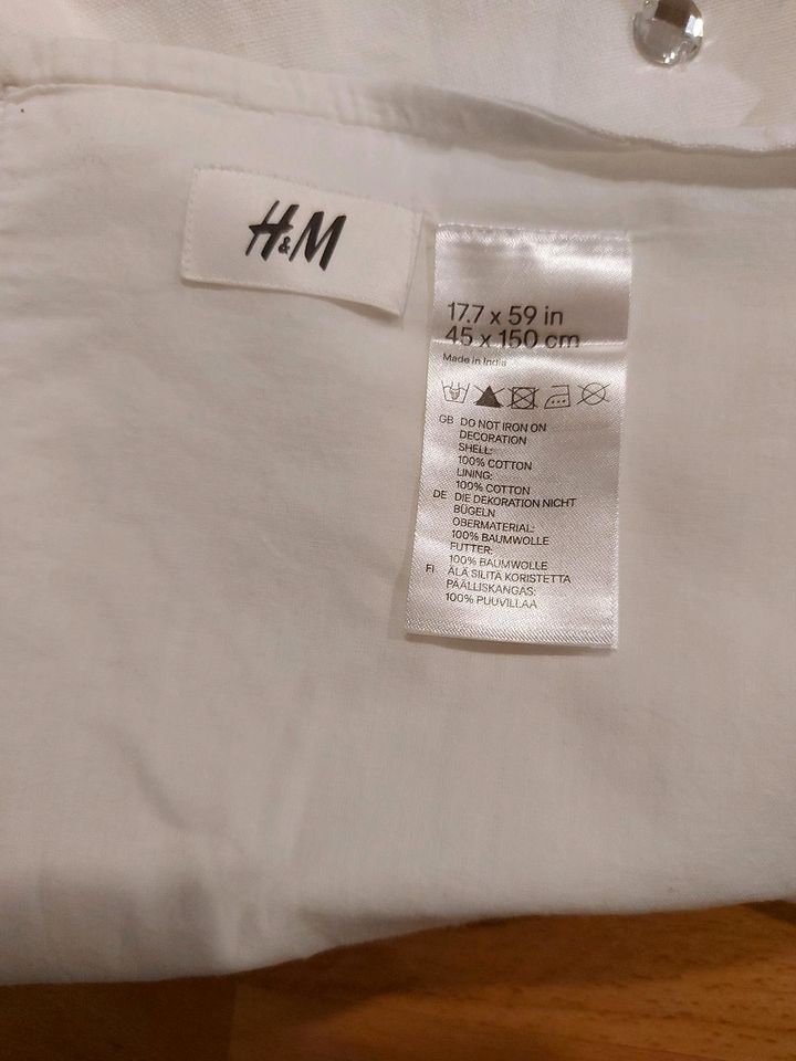 H&M Tischläufer mit passenden Platzsets weiß und schwarz in Oranienburg