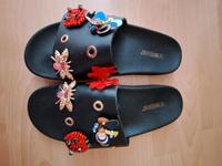 Mega süße The White Brand Sandalen Badelatschen Gr.  40 NEU Berlin - Rudow Vorschau