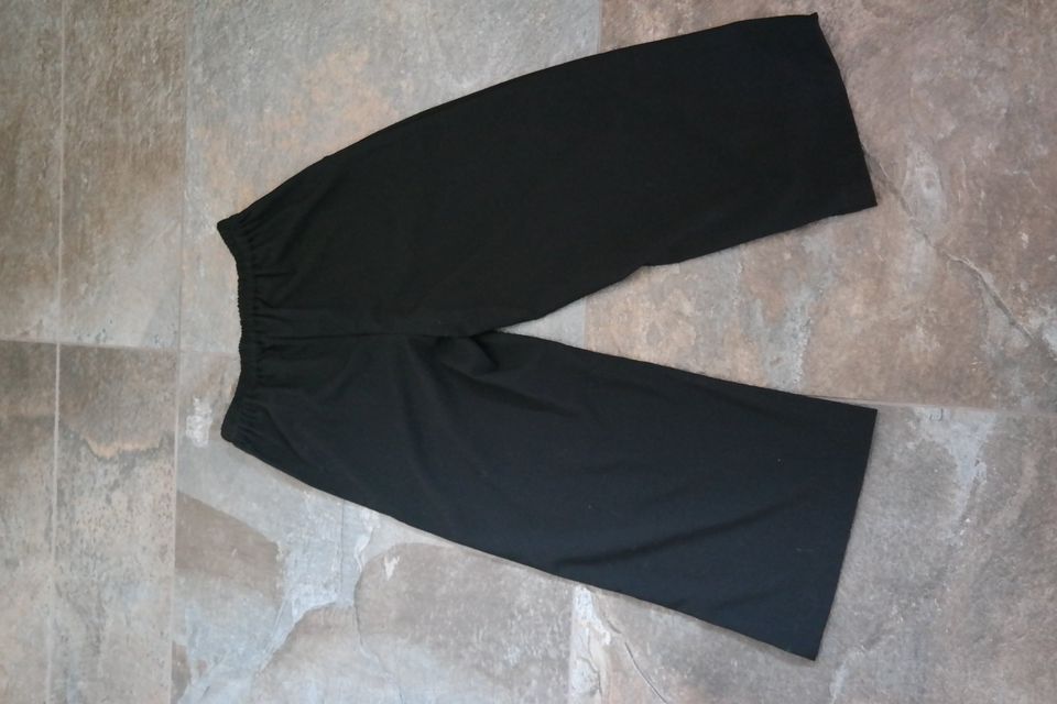 modische 3/4 Hose Culotte Gr. 34 von Only in Reischach