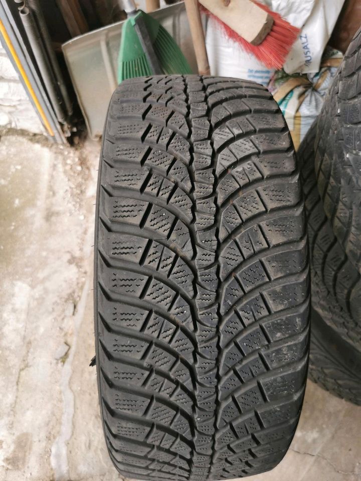 225/40R18 Winterreifen Kumho Wintercraft WP71 in Horn-Bad Meinberg