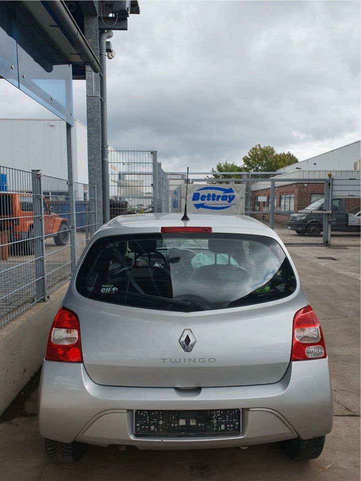 Schlachtfest! Renault Twingo II N 1,2l 55KW 75PS Bj. 06/10 in Hünxe