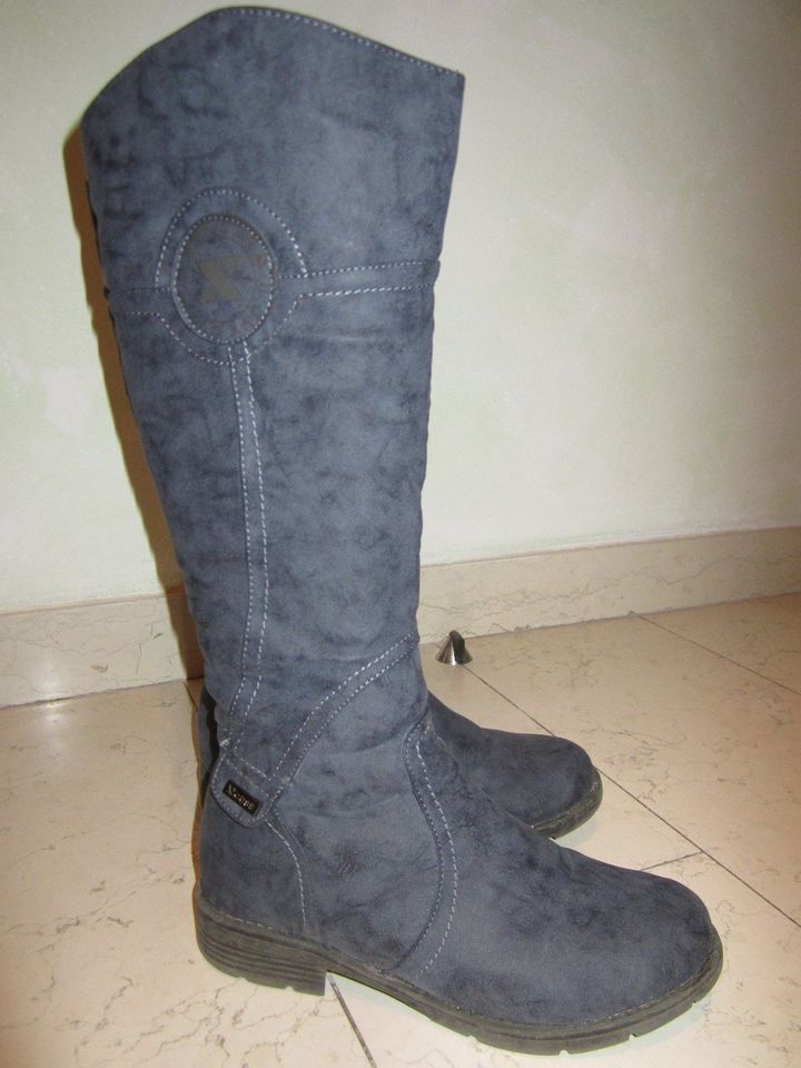 blauer gefütterter Stiefel Damenstiefel Damenschuh Schuhe gr.38 in Wölfersheim