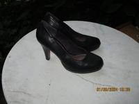 High Heels S.Oliver schwarz 39 neu sehr stark reduziert Nordrhein-Westfalen - Hürth Vorschau