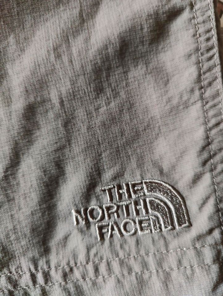 North Face Herren Shorts Gr. 34 in Mahlow