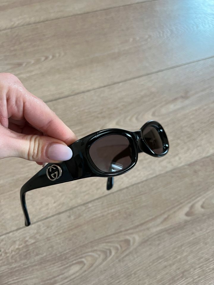 Orginal Gucci Sonnenbrille schwarz Vintage in Langensendelbach