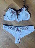 Bikini weiß mit Blumen Baden-Württemberg - Simmozheim Vorschau