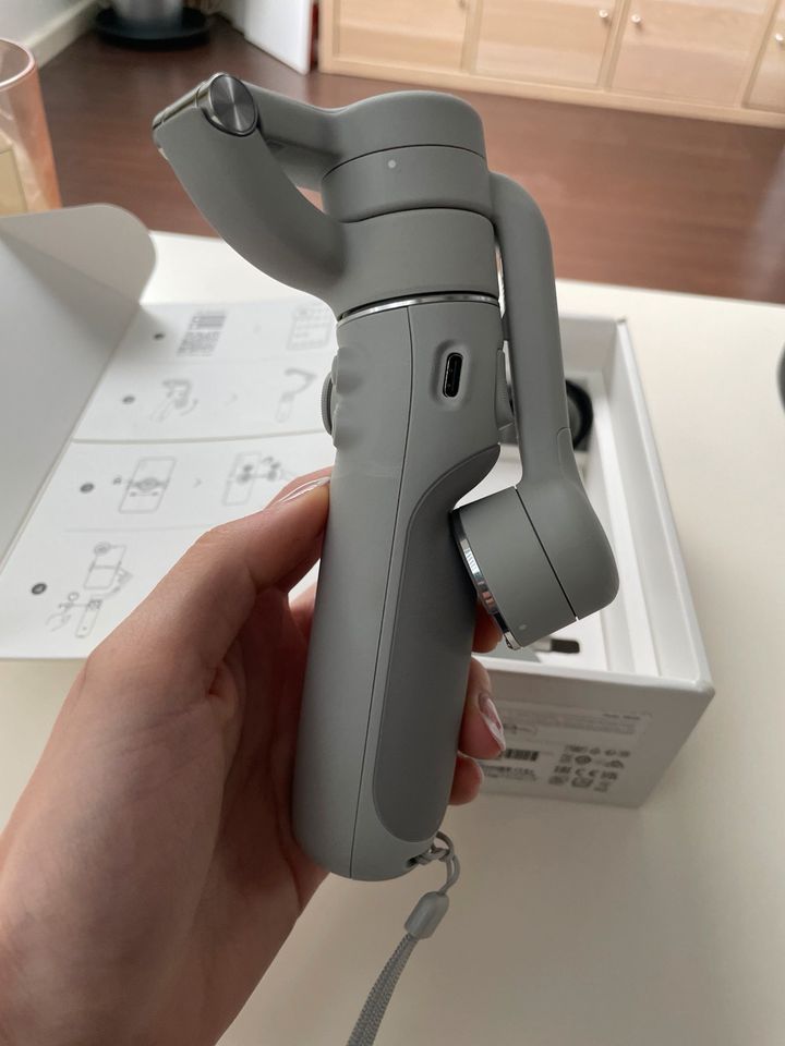 DJI OM 5 Smartphone Gimbal, nie benutzt, neu in Würselen