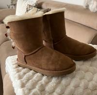 Ugg braun mit Schleifen Gr. 37 Nordrhein-Westfalen - Wachtendonk Vorschau