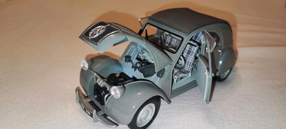 Modellauto Citroen 2CV 1952 in Bautzen