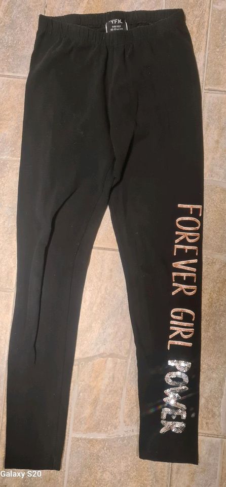 YFK dünne Sport Leggins 146 in Eichwalde