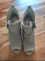 Neu! Italien Peeptoes Leder  Sandaletten Pumps Gr. 37 Hessen - Herborn Vorschau