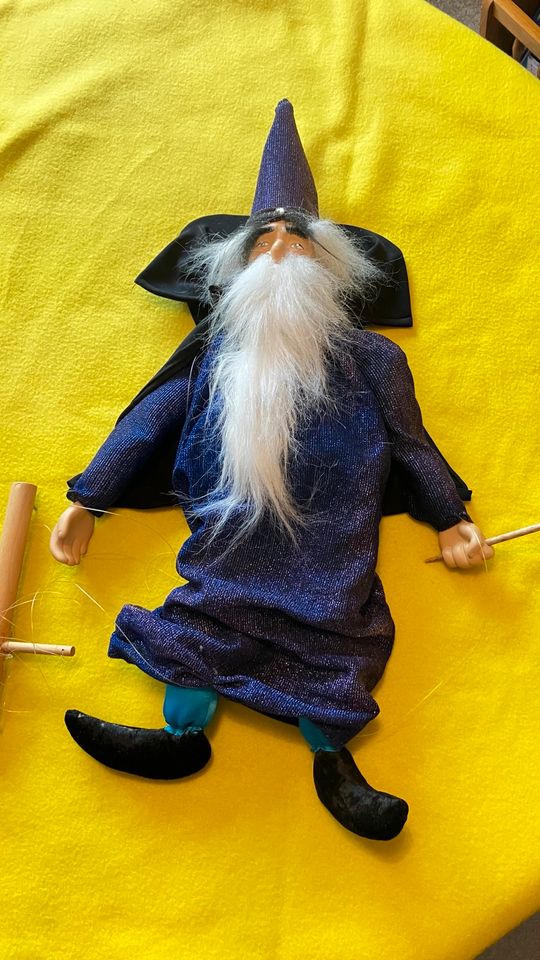 Sehr schöne Marionette, Merlin in Wehr